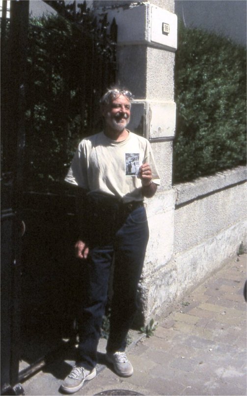 Bill with photo